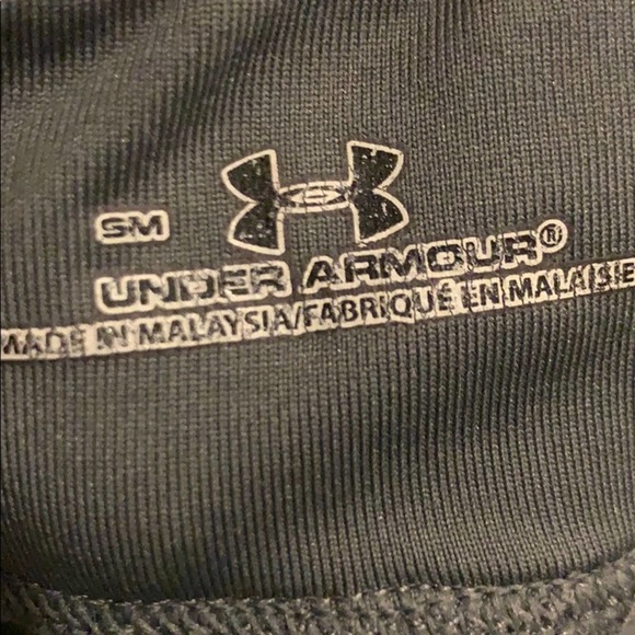 Under Armour Cropped Grey Active Workout Pants - Picture 4 of 6
